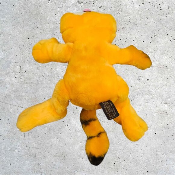 Vintage Licensed Garfield Laying Flat Plush - Picture 3 of 5